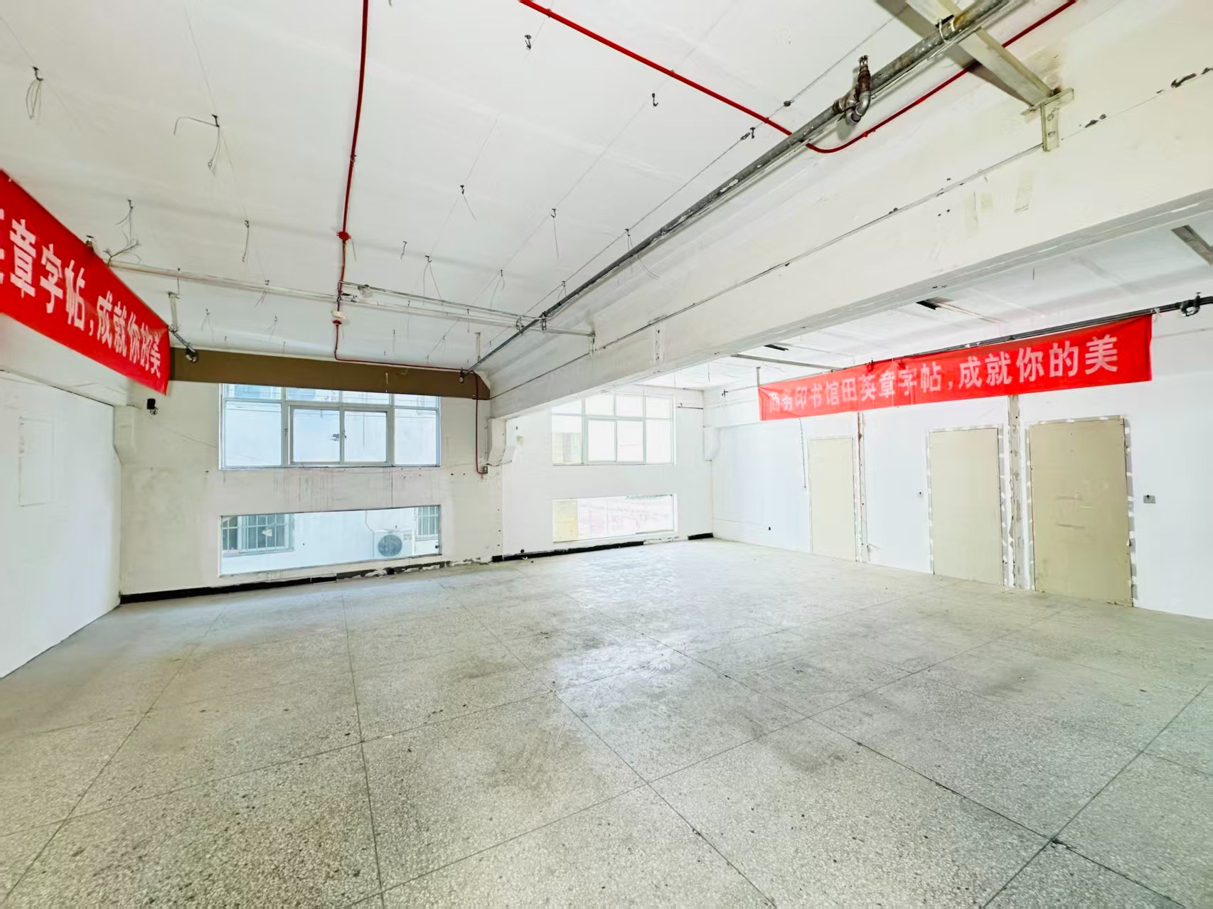 纱厂南路重点吸引人工智能应用、数字经济、电商直播、智能制造服务、软件开发、科技创新企业及创业团队入驻